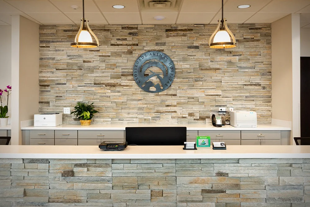 Front desk of Crossroads Animal Hospital